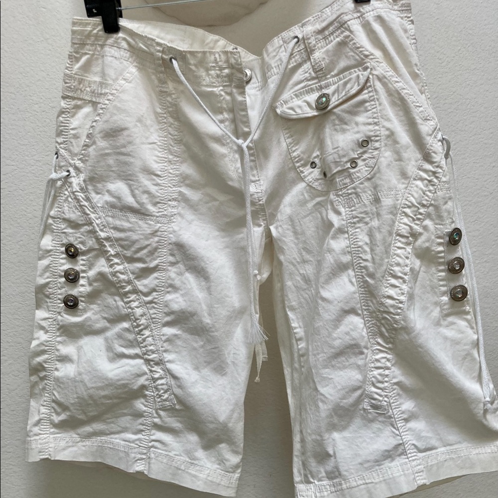 Haute Monde - Women’s Cargo Shorts. Size 13